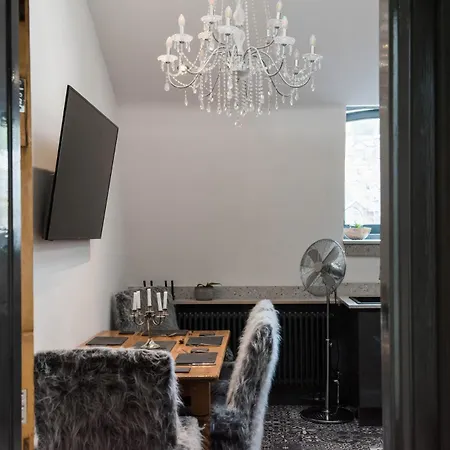 公寓 The Penthouse *